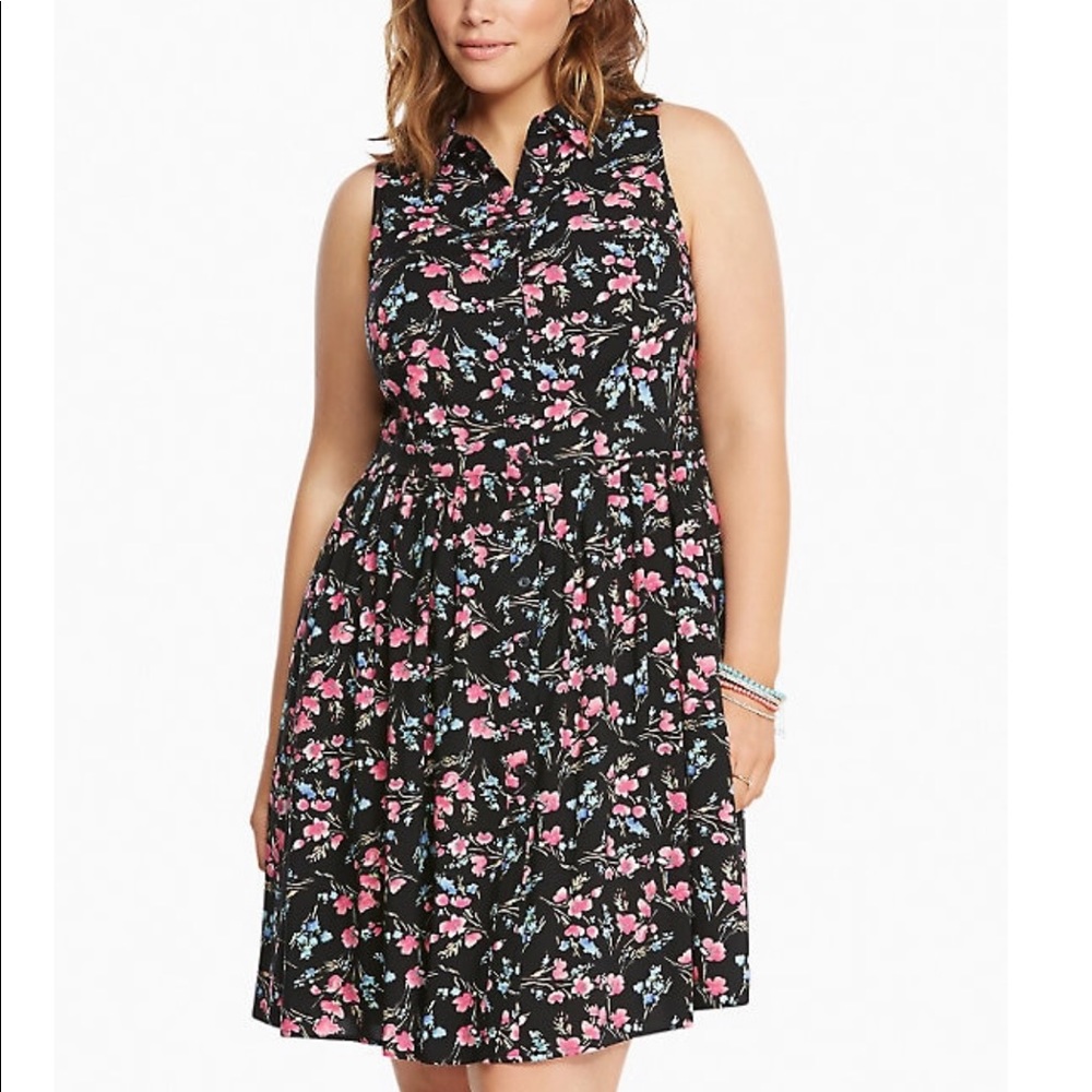 NWT Torrid floral button up dress